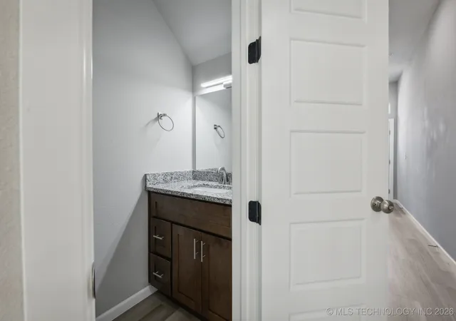 Photo 4 of Sale Pending at 3408 Redbud Ln, Tulsa, OK 74132 | MLS# 2535003 | Listing updated on 2026-10-04