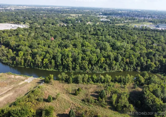 Photo 1 of Sale Pending at 13460 N 119th Eastavenue, Collinsville, OK 74021 | MLS# 2538086 | Listing updated on 2026-09-01
