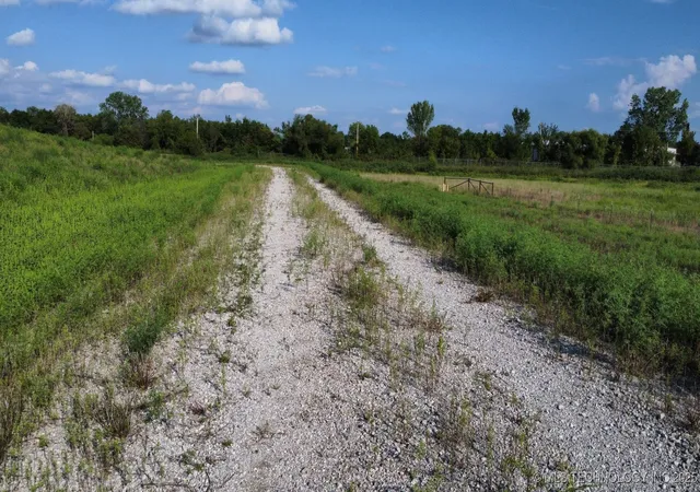 Photo 3 of Sale Pending at 13460 N 119th Eastavenue, Collinsville, OK 74021 | MLS# 2538086 | Listing updated on 2026-09-01