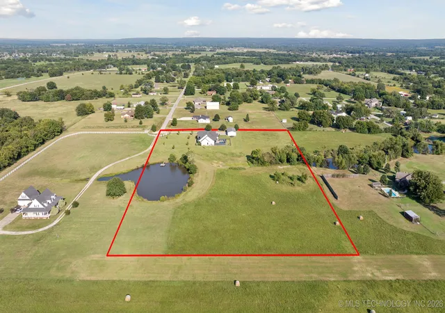 Photo 3 of Sale Pending at 5634 E 186th St S, Bixby, OK 74008 | MLS# 2539136 | Listing updated on 2026-09-07