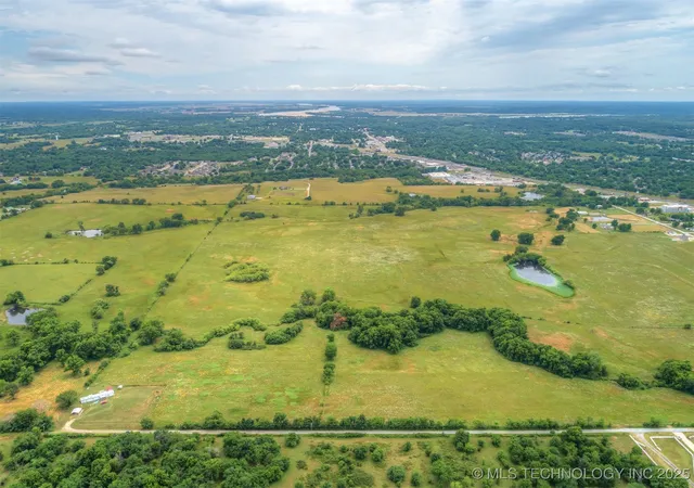 Photo 3 of Sale Pending at S 289th Eastavenue, Coweta, OK 74429 | MLS# 2541640 | Listing updated on 2026-09-28