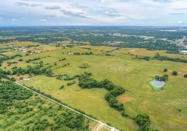 Photo 3 of Sale Pending at S 289th Eastavenue, Coweta, OK 74429 | MLS# 2541640 | Listing updated on 2026-09-28