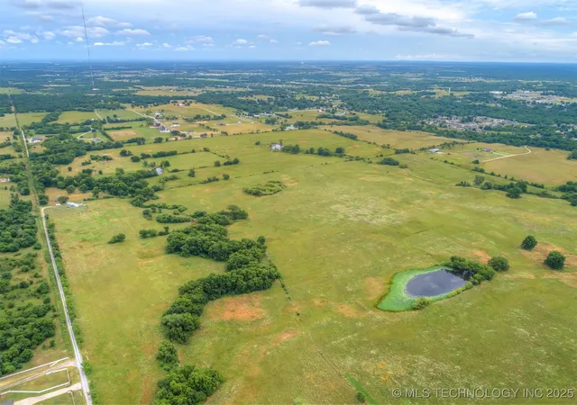Photo 4 of Sale Pending at S 289th Eastavenue, Coweta, OK 74429 | MLS# 2541640 | Listing updated on 2026-09-28