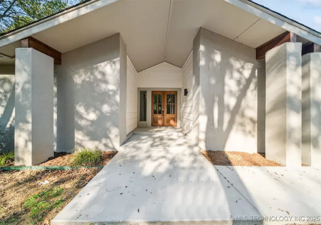 Photo 3 of Single family home for sale at 7624 S 230th East Ave, Broken Arrow, OK 74014 | MLS# 2541879 | Listing updated on 2026-09-09