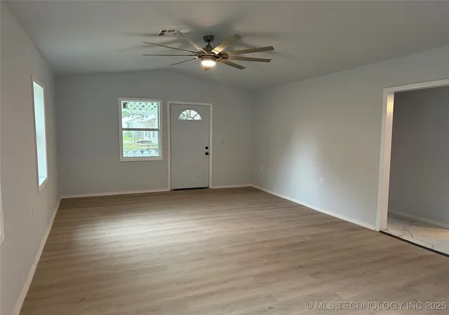 Photo 3 of Single family home for sale at 1402 Cherry St, Muskogee, OK 74403 | MLS# 2543328 | Listing updated on 2026-09-03