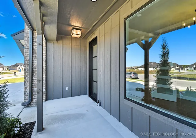 Photo 3 of Single family home for sale at 5708 E 126th St S, Bixby, OK 74008 | MLS# 2543538 | Listing updated on 2026-09-13