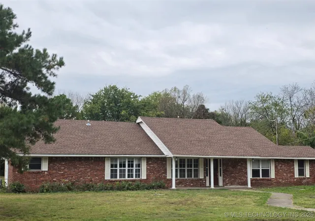 Photo 1 of Single family home for sale at 501 E 62nd St S, Muskogee, OK 74403 | MLS# 2544965 | Listing updated on 2026-08-31