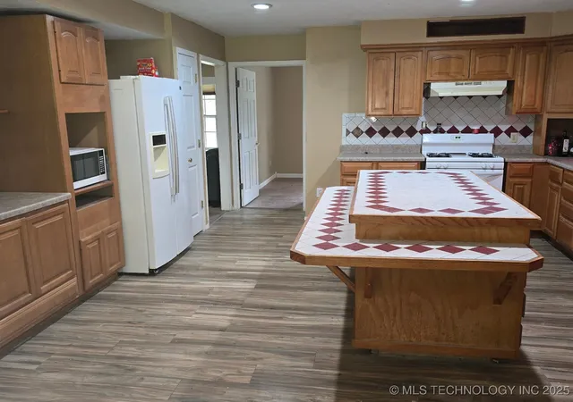 Photo 5 of Single family home for sale at 501 E 62Nd St S, Muskogee, OK 74403 | MLS# 2544965 | Listing updated on 2026-08-31