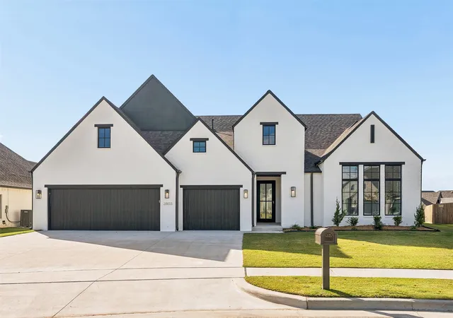 Photo 1 of Single family home for sale at 2803 W Tucson Ct, Broken Arrow, OK 74011 | MLS# 2546693 | Listing updated on 2026-10-20