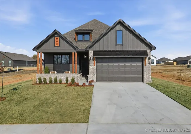Photo 1 of Single family home for sale at 8500 E Galveston St, Broken Arrow, OK 74014 | MLS# 2547091 | Listing updated on 2026-09-08