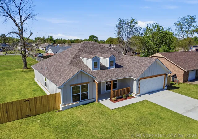 Photo 1 of Sale Pending at 21254 E 35th Pl S, Broken Arrow, OK 74014 | MLS# 2535301 | Listing updated on 2026-09-01
