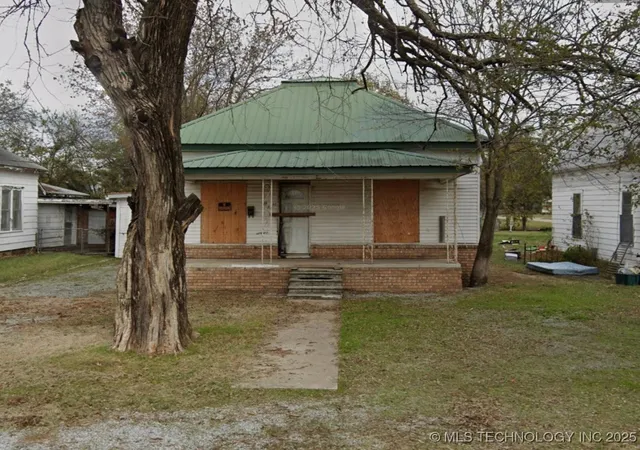 Photo 1 of Sale Pending at 43 E Smith, Mc Alester, OK 74501 | MLS# 2548640 | Listing updated on 2026-10-21