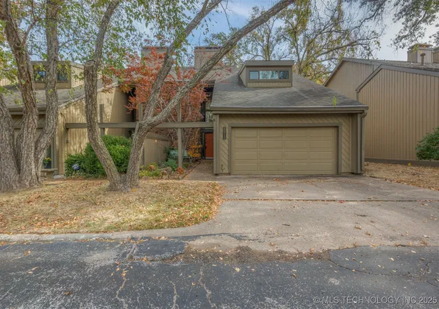 Photo 1 of Condo for sale at 6013 S Atlanta Ave #2, Tulsa, OK 74105 | MLS# 2549186 | Listing updated on 2026-09-12