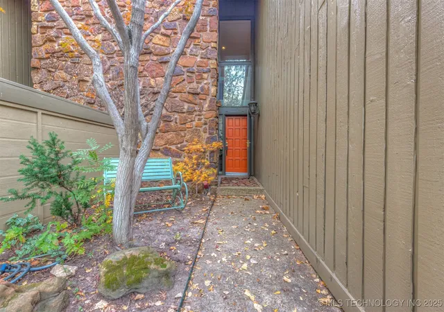Photo 3 of Condo for sale at 6013 S Atlanta Ave #2, Tulsa, OK 74105 | MLS# 2549186 | Listing updated on 2026-09-12