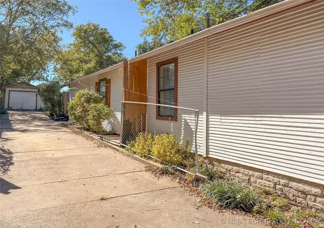 Photo 25 of Sale Pending at 2220 W 40th Street, Tulsa, OK 74107 | MLS# 2549278 | Listing updated on 2026-08-31