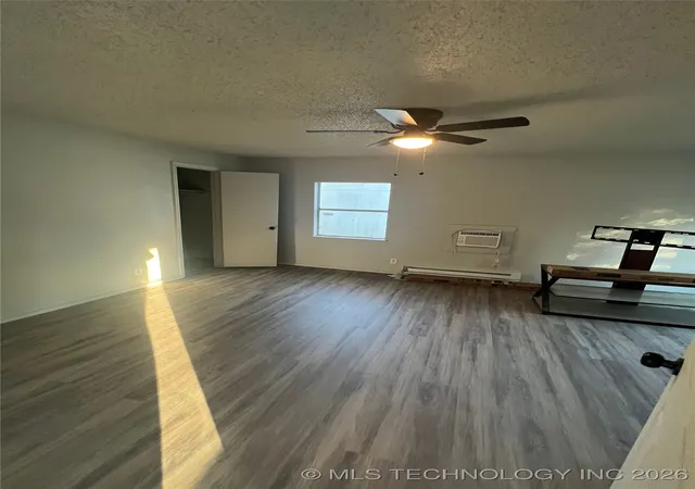 Photo 3 of Single family home for sale at 209 11th Avenue Nw, Ardmore, OK 73401 | MLS# 2549012 | Listing updated on 2026-09-10