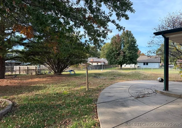 Photo 3 of Sale Pending at 8 Dakota, Muskogee, OK 74403 | MLS# 2550154 | Listing updated on 2026-09-02
