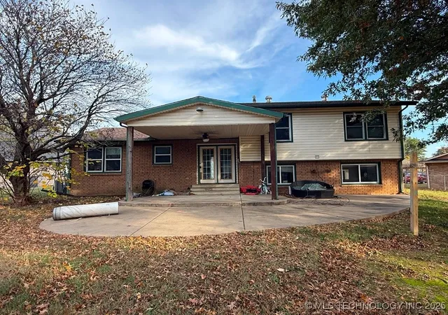 Photo 3 of Sale Pending at 8 Dakota, Muskogee, OK 74403 | MLS# 2550154 | Listing updated on 2026-09-02