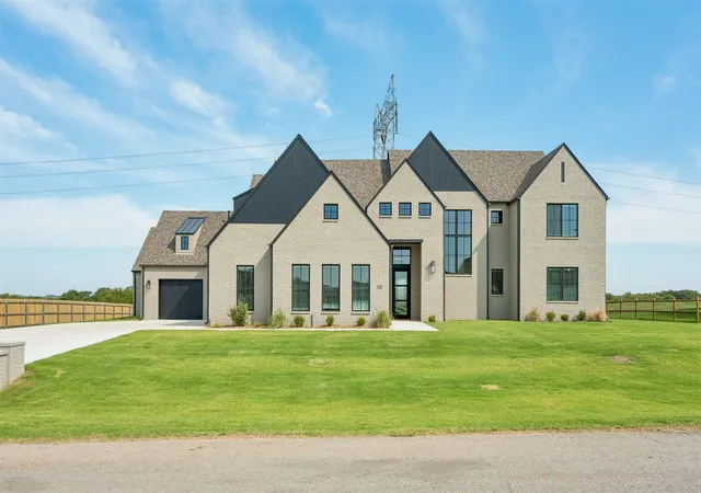 Photo 1 of Single family home for sale at 113 W 164th Place S, Glenpool, OK 74033 | MLS# 2550661 | Listing updated on 2026-09-03