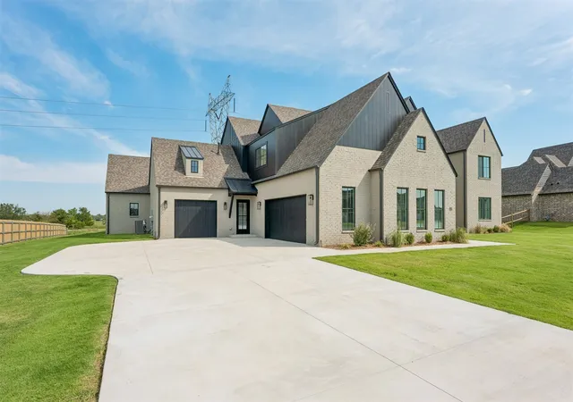 Photo 3 of Single family home for sale at 113 W 164th Place S, Glenpool, OK 74033 | MLS# 2550661 | Listing updated on 2026-09-03