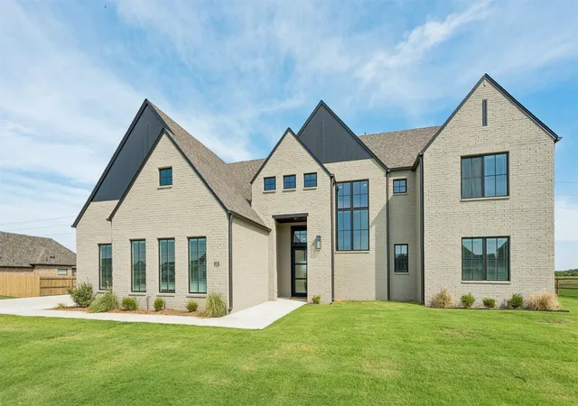 Photo 3 of Single family home for sale at 113 W 164th Place S, Glenpool, OK 74033 | MLS# 2550661 | Listing updated on 2026-09-03