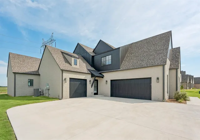 Photo 4 of Single family home for sale at 113 W 164th Place S, Glenpool, OK 74033 | MLS# 2550661 | Listing updated on 2026-09-03