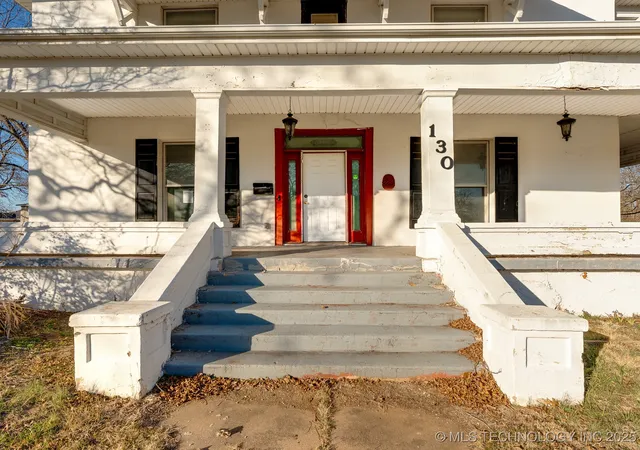 Photo 3 of Single family home for sale at 130 E 16th Street, Ada, OK 74820 | MLS# 2551013 | Listing updated on 2026-09-14