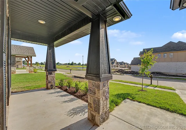 Photo 3 of Sale Pending at 6203 N 30th Street, Broken Arrow, OK 74014 | MLS# 2600276 | Listing updated on 2026-09-11
