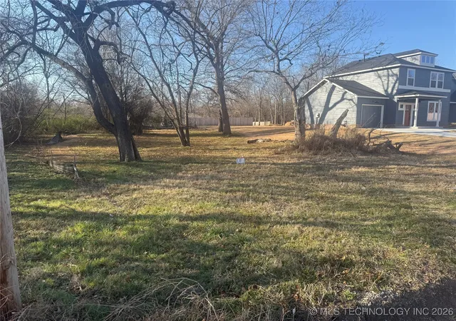 Photo 2 of Sale Pending at 420 S Division St, Coweta, OK 74429 | MLS# 2600255 | Listing updated on 2026-08-31