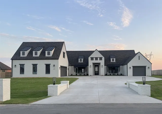 Photo 1 of Single family home for sale at 107 E 164th Place S, Glenpool, OK 74033 | MLS# 2600898 | Listing updated on 2026-09-08
