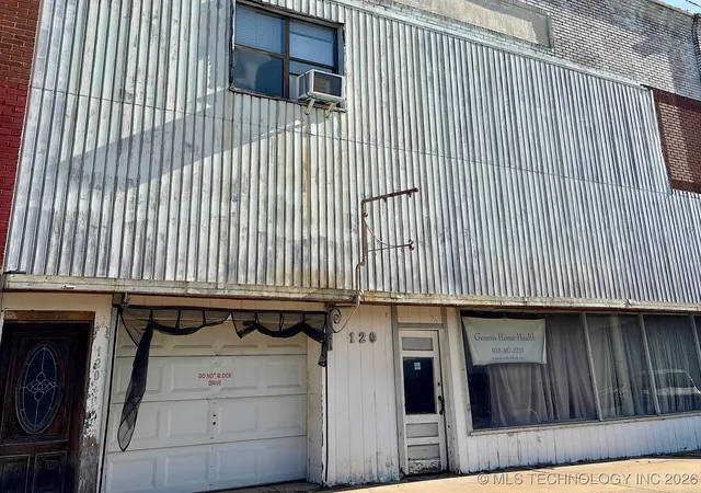 Photo 1 of Single family home for sale at 120 N Main St, Yale, OK 74085 | MLS# 2551407 | Listing updated on 2026-09-09