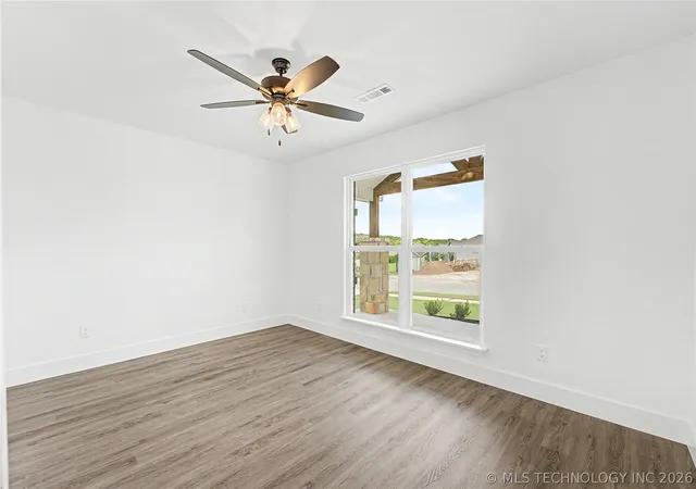 Photo 4 of Single family home for sale at 2052 E 130th Lane S, Jenks, OK 74037 | MLS# 2601221 | Listing updated on 2026-09-13