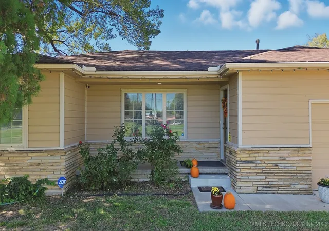Photo 5 of Single family home for sale at 600 S Cherokee St, Catoosa, OK 74015 | MLS# 2601393 | Listing updated on 2026-08-31