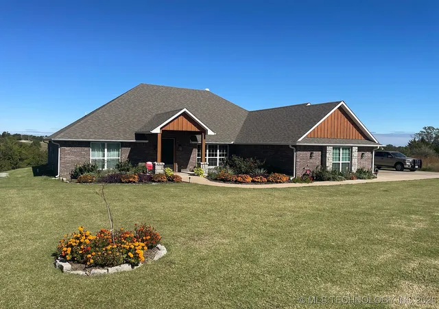 Photo 4 of Sale Pending at 1120 E St Andrews Cir, Cushing, OK 74023 | MLS# 2545082 | Listing updated on 2026-09-12