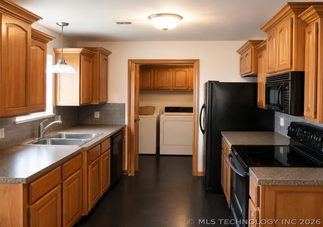 Photo 2 of Single family home for sale at 711 E Iowa St, Whitefield, OK 74472 | MLS# 2602454 | Listing updated on 2026-09-18