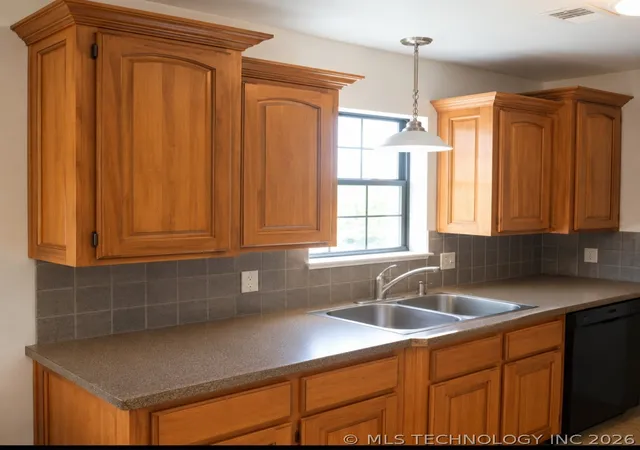 Photo 3 of Single family home for sale at 711 E Iowa St, Whitefield, OK 74472 | MLS# 2602454 | Listing updated on 2026-09-18