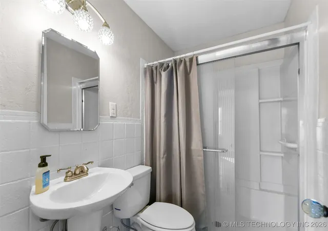 Photo 4 of Single family home for sale at 1610 Tower Dr, Ardmore, OK 73401 | MLS# 2601653 | Listing updated on 2026-09-04