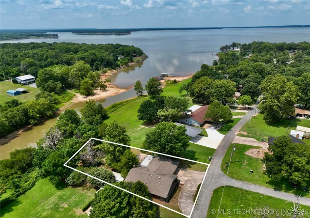 Photo 2 of Sale Pending at 1791 W Mcgill Cir, Eufaula, OK 74432 | MLS# 2601319 | Listing updated on 2026-09-14