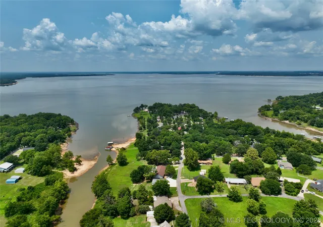Photo 3 of Sale Pending at 1791 W Mcgill Cir, Eufaula, OK 74432 | MLS# 2601319 | Listing updated on 2026-09-14