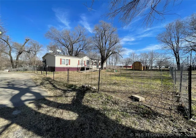 Photo 3 of Sale Pending at 25203 E 111th Street S, Broken Arrow, OK 74014 | MLS# 2604773 | Listing updated on 2026-09-10