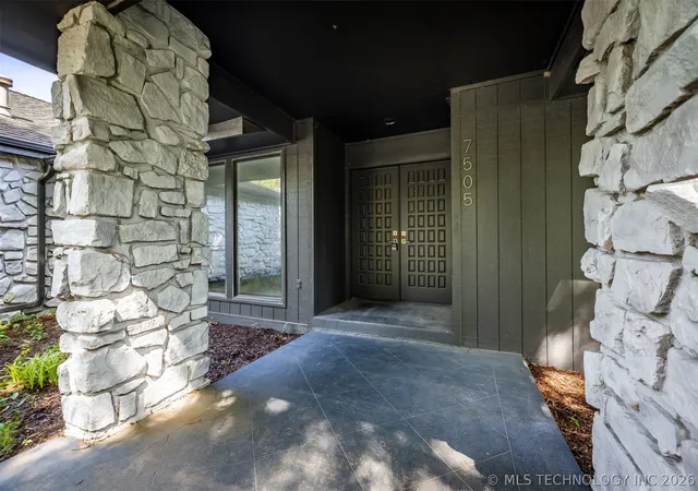 Photo 2 of Sale Pending at 7505 E 65th Street, Tulsa, OK 74133 | MLS# 2512089 | Listing updated on 2026-09-09