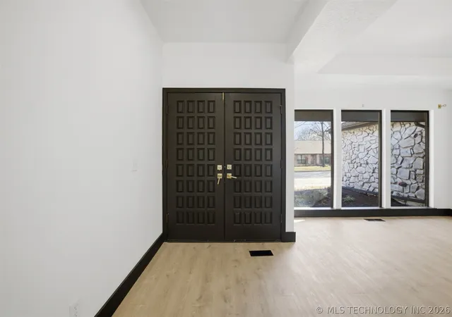 Photo 3 of Sale Pending at 7505 E 65th Street, Tulsa, OK 74133 | MLS# 2512089 | Listing updated on 2026-09-09