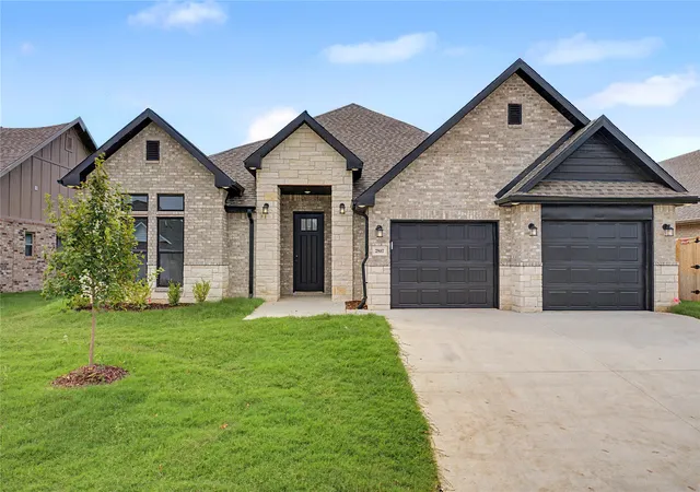 Photo 2 of Sale Pending at 2807 E Liberty Pl, Broken Arrow, OK 74014 | MLS# 2605533 | Listing updated on 2026-09-29
