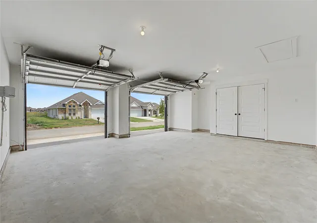 Photo 3 of Sale Pending at 2807 E Liberty Pl, Broken Arrow, OK 74014 | MLS# 2605533 | Listing updated on 2026-09-29