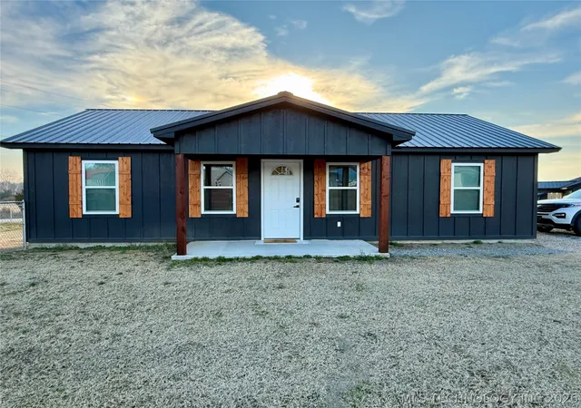 Photo 3 of Single family home for sale at 989 Sequoyah Dr, Eufaula, OK 74432 | MLS# 2605878 | Listing updated on 2026-09-02