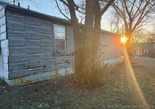 Photo 2 of Sale Pending at 4527 S Waco Ave, Tulsa, OK 74107 | MLS# 2606243 | Listing updated on 2026-09-08
