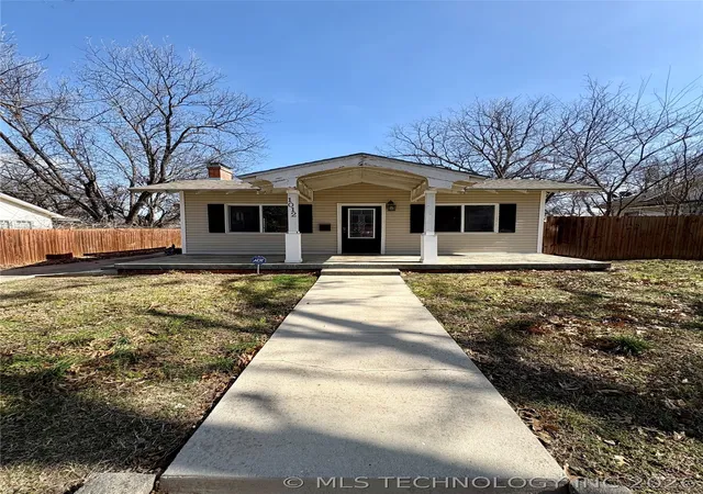 Photo 1 of Sale Pending at 1012 D St Nw, Ardmore, OK 73401 | MLS# 2605491 | Listing updated on 2026-09-03