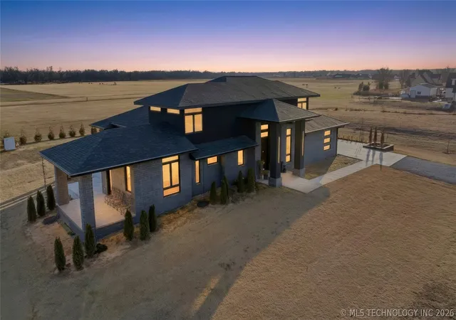 Photo 3 of Single family home for sale at 9696 E 161st Street S, Bixby, OK 74008 | MLS# 2604903 | Listing updated on 2026-09-13