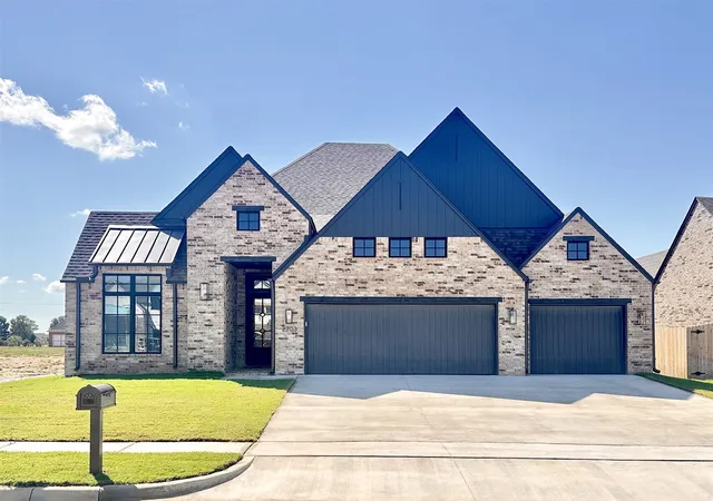 Photo 1 of Single family home for sale at 2703 W S Park Pl, Broken Arrow, OK 74011 | MLS# 2606649 | Listing updated on 2026-09-14