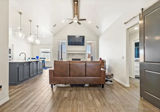 Photo 4 of Sale Pending at 908 E Fulton Ct, Broken Arrow, OK 74012 | MLS# 2606662 | Listing updated on 2026-09-11